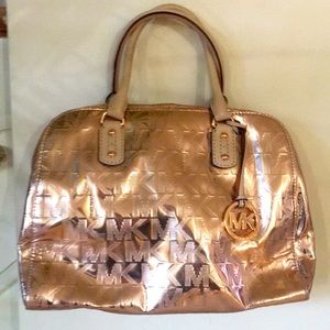 Rose gold Michael Kors shoulder bag with strap